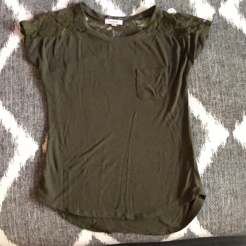 Tee shirt